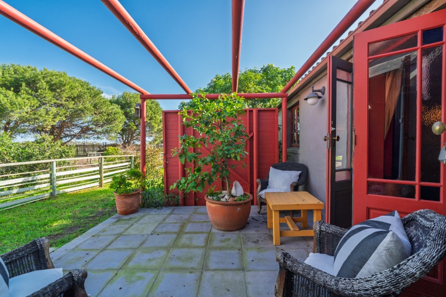 4 Bedroom Property for Sale in Meadowsteads Western Cape